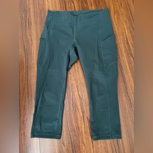 Size 10 lulu capris